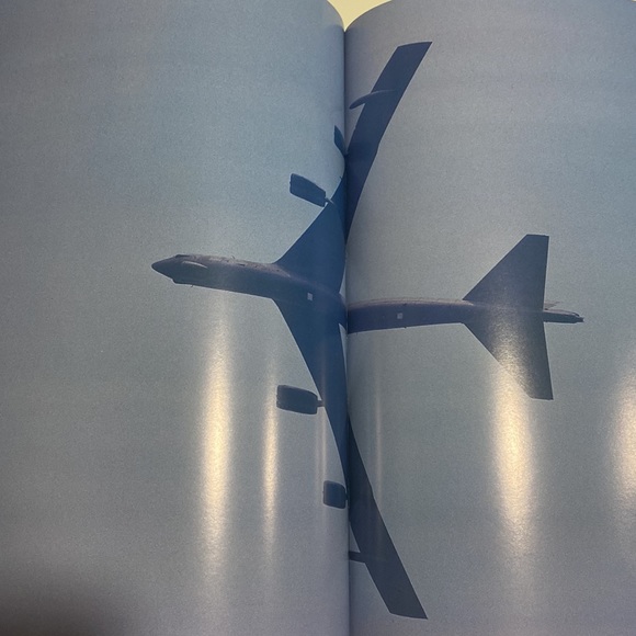 AIR SHOWS - Coffee Table Book - Picture 9 of 10